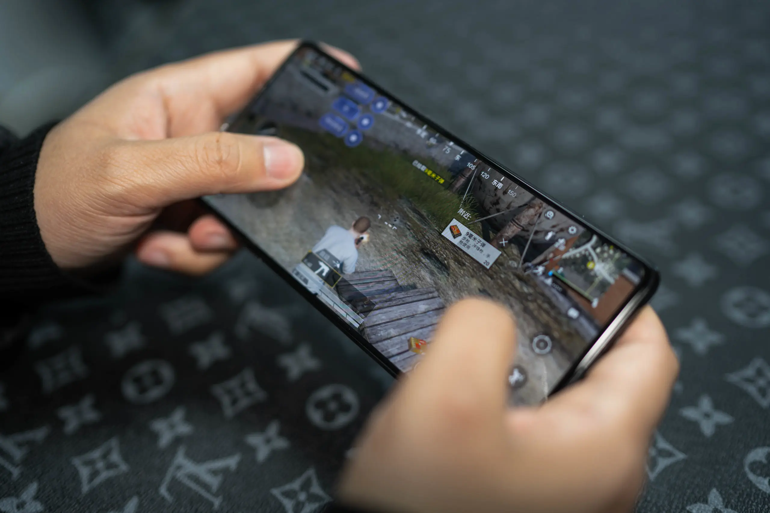 黑鲨5 Pro手机体验：勇踏无人之境  宇宙与科技的结合-锋巢网