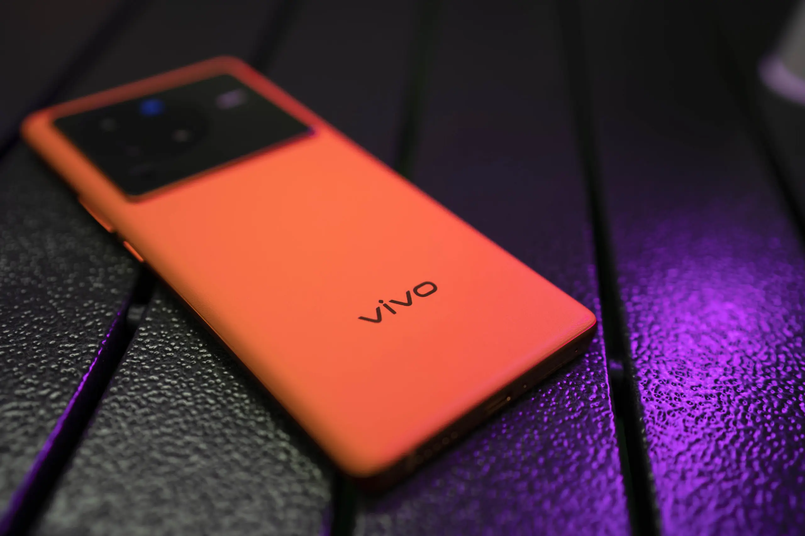 vivo X80 Pro体验：质感与影像性能兼具更高的手机-锋巢网