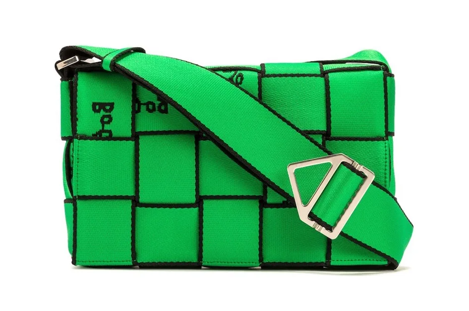 巴黎世家亮相最新織帶款式 Cassette Bag「Parakeet」-鋒巢網
